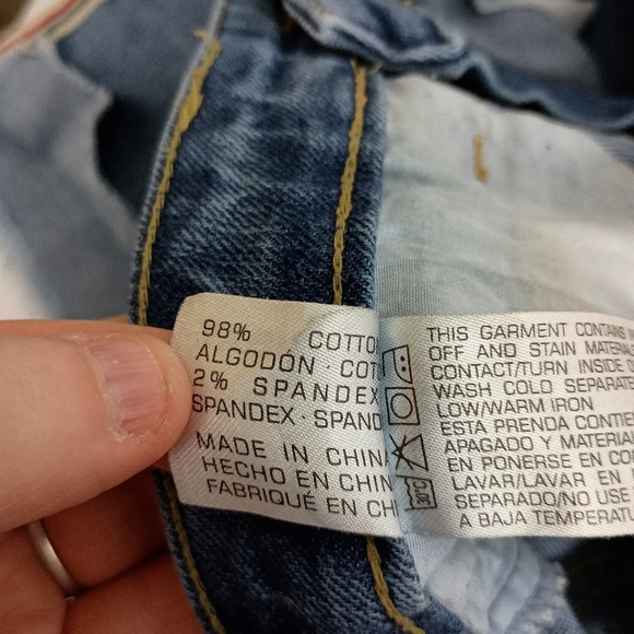 2 FOR $30 Unionbay Women's Dark Blue Distressed Denim Booty Shorts (#1,390) - Picture 4 of 9